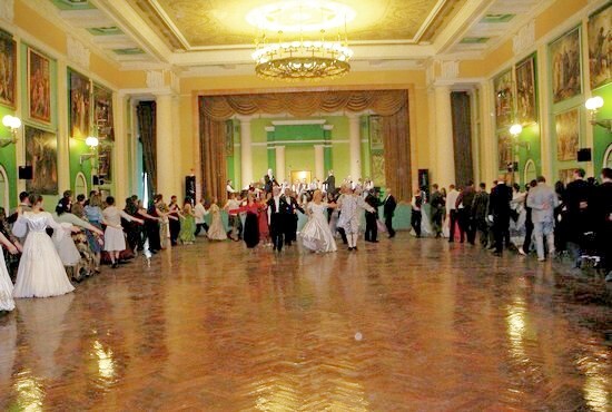 Проведение выпускных